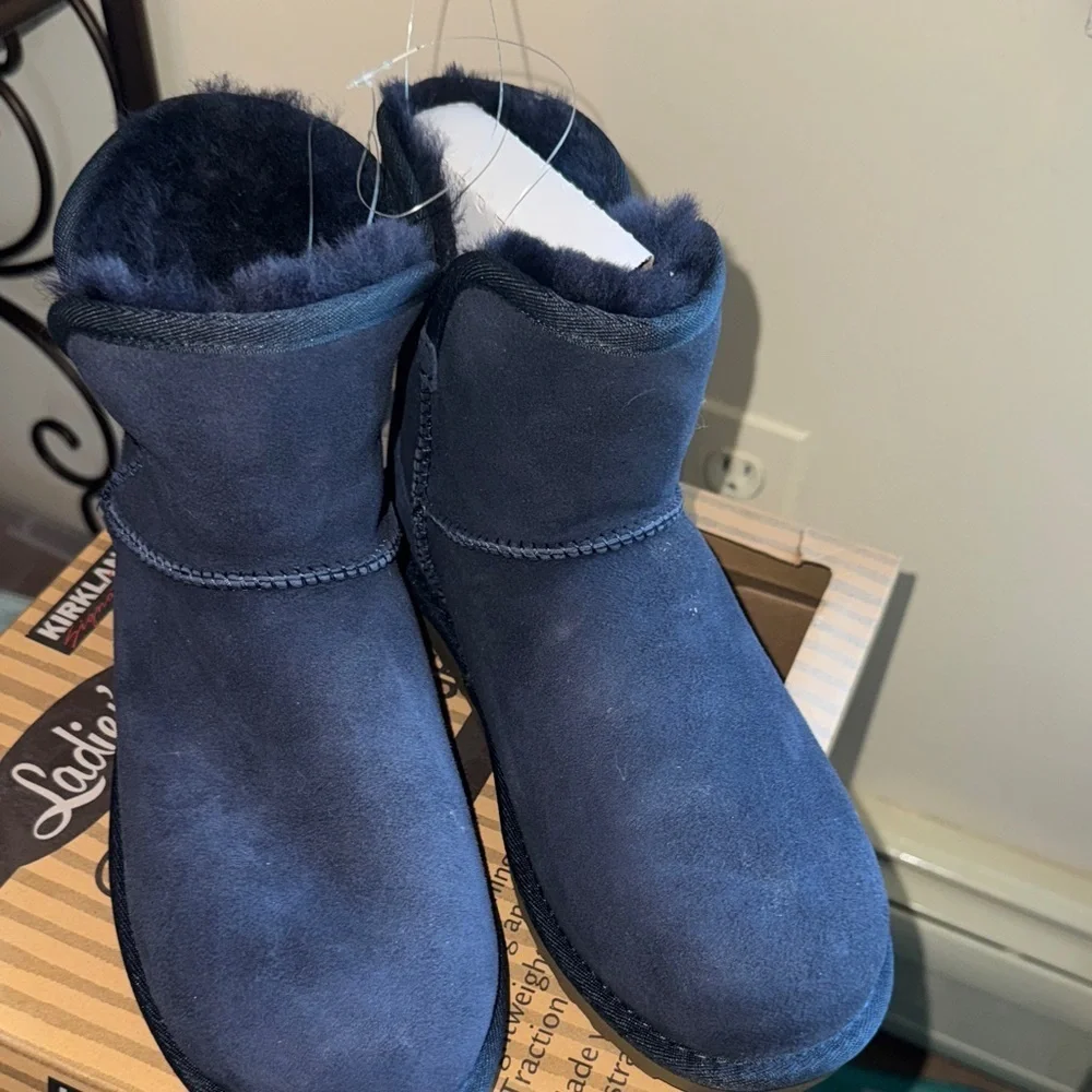 Kirkland Signature Navy Shearling Boots
